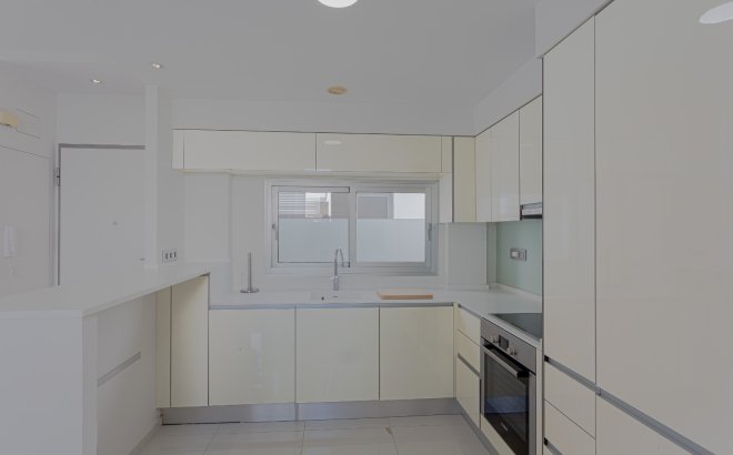 Resale - Villa -
Orihuela Costa - Costa Blanca