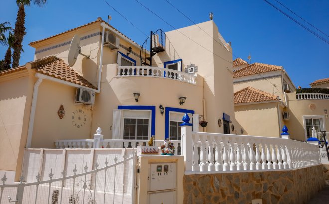 Resale - Villa -
Villamartin - Costa Blanca
