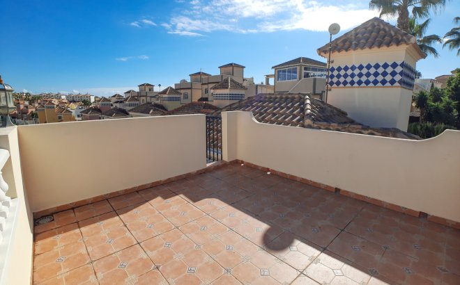 Resale - Villa -
Villamartin - Costa Blanca
