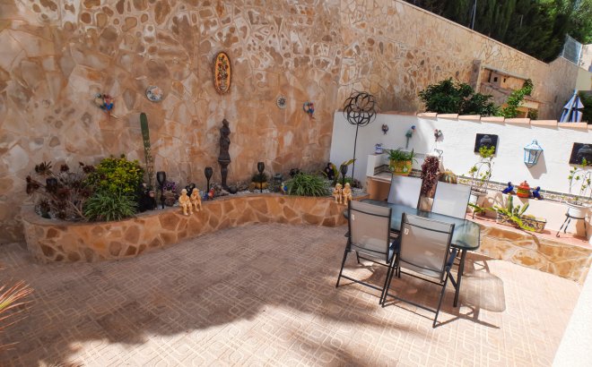 Resale - Villa -
Villamartin - Costa Blanca