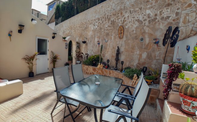 Resale - Villa -
Villamartin - Costa Blanca