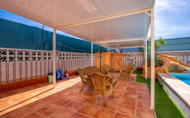 Resale - Villa -
Torrevieja - El Chaparral