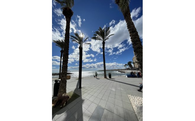 Resale - Penthouse -
Torrevieja - Playa de cura