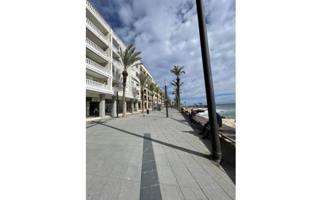 Resale - Penthouse -
Torrevieja - Playa de cura