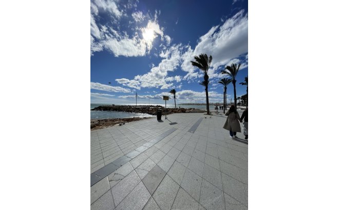 Resale - Penthouse -
Torrevieja - Playa de cura