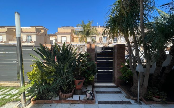 Resale - Town House -
Torre de la Horadada - Costa Blanca