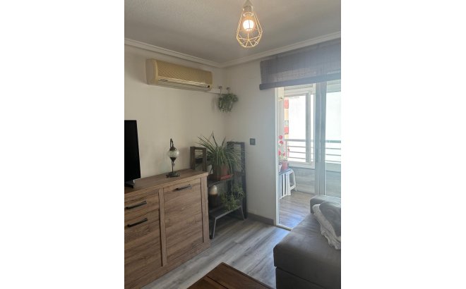 Resale - Apartment -
Torrevieja - Centro