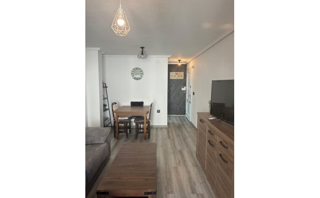 Resale - Apartment -
Torrevieja - Centro