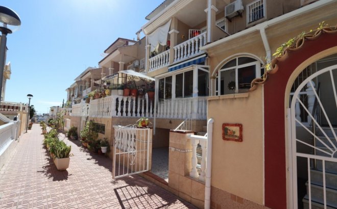 Resale - Town House -
Playa Flamenca - Costa Blanca