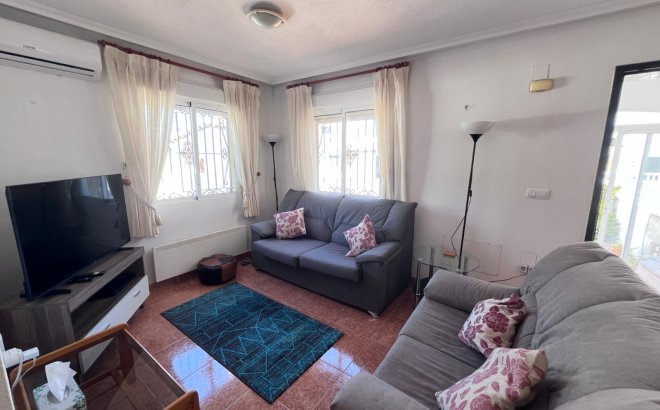 Resale - Villa -
Vistabella Golf Entre Naranjos - Inland