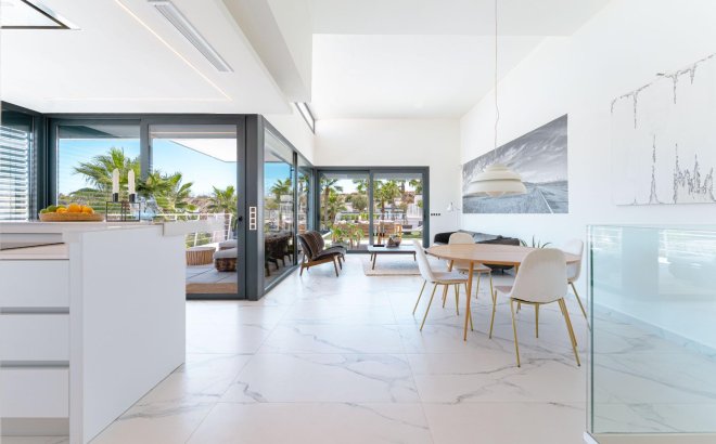 Resale - Villa -
San Miguel de Salinas - Bellavista