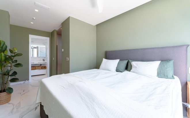 Resale - Villa -
San Miguel de Salinas - Bellavista