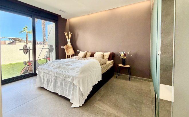 Resale - Villa -
San Miguel de Salinas - Bellavista