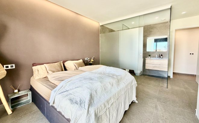 Resale - Villa -
San Miguel de Salinas - Bellavista