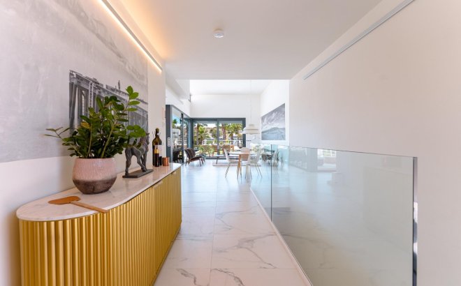 Resale - Villa -
San Miguel de Salinas - Bellavista