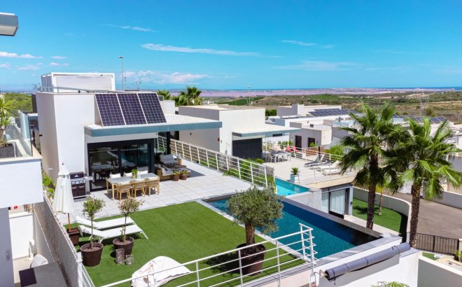 Resale - Villa -
San Miguel de Salinas - Bellavista