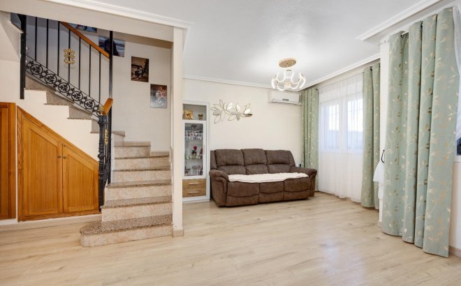Resale - Town House -
Torrevieja - Aguas Nuevas