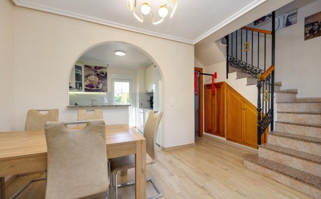 Resale - Town House -
Torrevieja - Aguas Nuevas