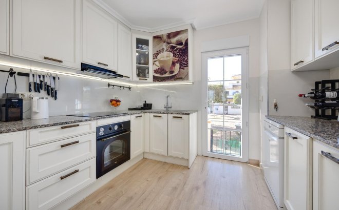 Resale - Town House -
Torrevieja - Aguas Nuevas