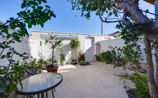 Resale - Town House -
Torrevieja - Aguas Nuevas