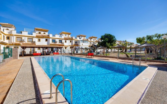 Resale - Town House -
Torrevieja - Aguas Nuevas