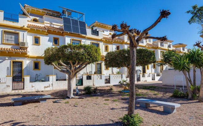 Resale - Town House -
Torrevieja - Aguas Nuevas