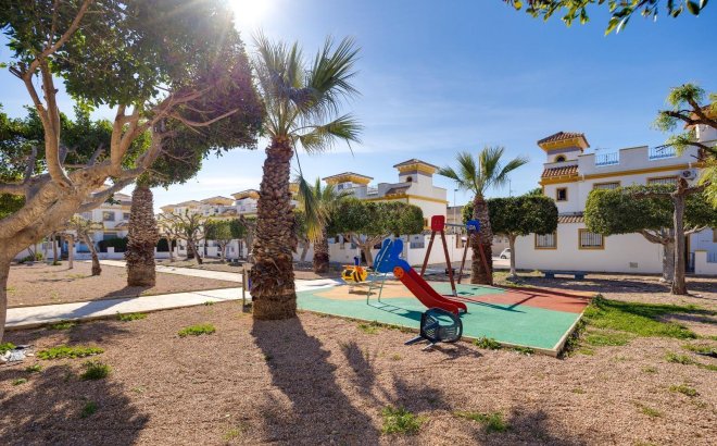 Resale - Town House -
Torrevieja - Aguas Nuevas