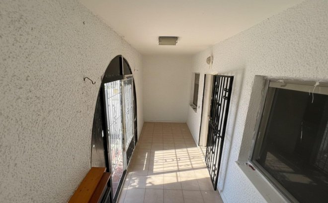 Resale - Bungalow -
Torrevieja - La Siesta - El Salado - Torreta