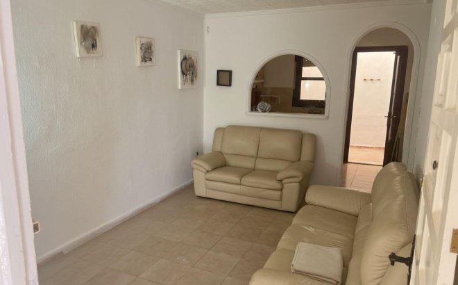 Resale - Bungalow -
Torrevieja - La Siesta - El Salado - Torreta