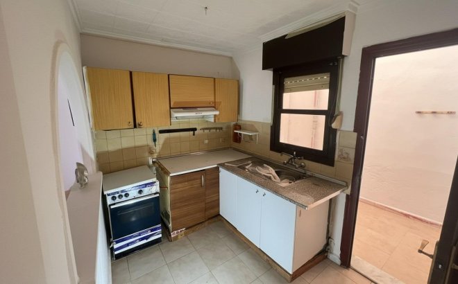 Resale - Bungalow -
Torrevieja - La Siesta - El Salado - Torreta