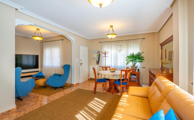 Resale - Dúplex -
Orihuela Costa - La Regia