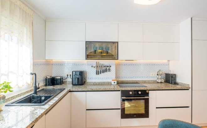 Resale - Dúplex -
Orihuela Costa - La Regia