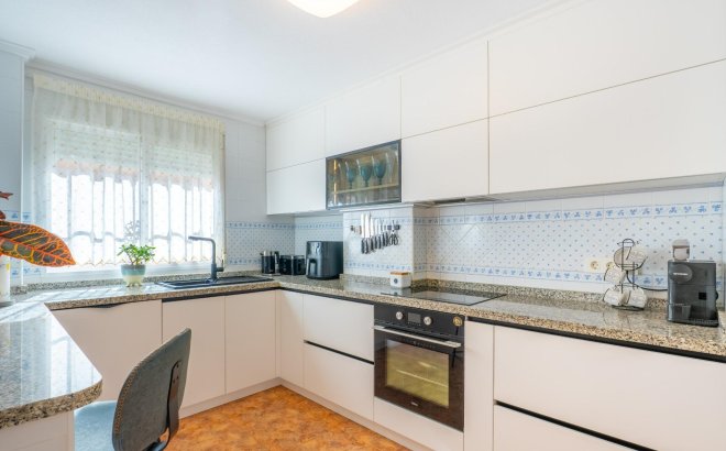 Resale - Dúplex -
Orihuela Costa - La Regia
