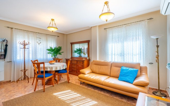 Resale - Dúplex -
Orihuela Costa - La Regia