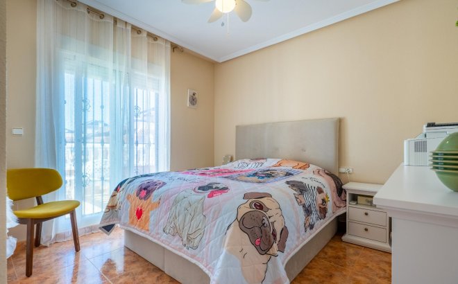 Resale - Dúplex -
Orihuela Costa - La Regia