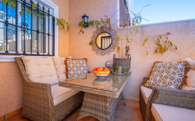 Resale - Dúplex -
Orihuela Costa - La Regia