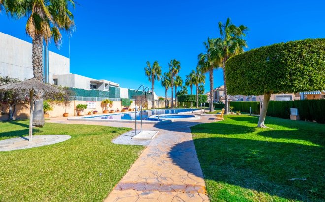 Resale - Dúplex -
Orihuela Costa - La Regia