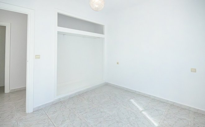 Resale - Villa -
San Miguel de Salinas - Inland