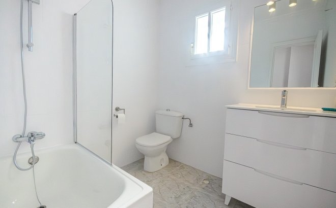 Resale - Villa -
San Miguel de Salinas - Inland