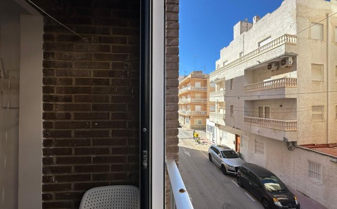 Herverkoop - Appartement -
Torrevieja - La Mata Pueblo