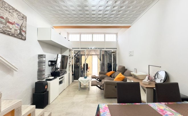 Resale - Town House -
Torrevieja - La Siesta - El Salado - Torreta