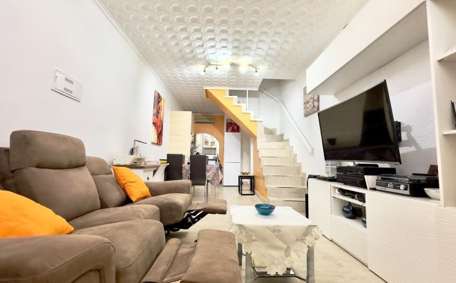 Resale - Town House -
Torrevieja - La Siesta - El Salado - Torreta