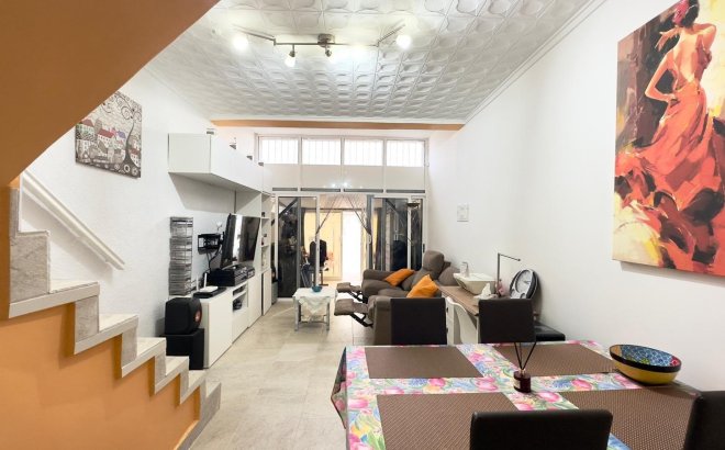 Resale - Town House -
Torrevieja - La Siesta - El Salado - Torreta