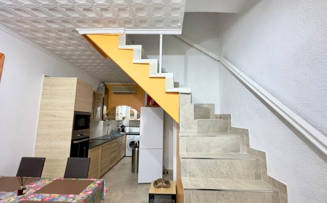 Resale - Town House -
Torrevieja - La Siesta - El Salado - Torreta