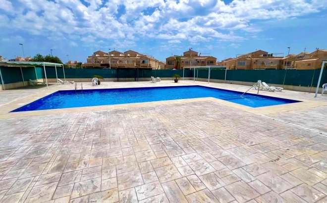 Resale - Town House -
Torrevieja - La Siesta - El Salado - Torreta