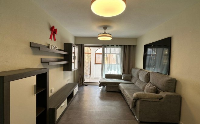 Resale - Apartment -
Torrevieja - Centro