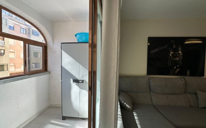 Resale - Apartment -
Torrevieja - Centro
