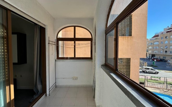 Resale - Apartment -
Torrevieja - Centro