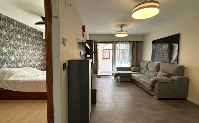 Resale - Apartment -
Torrevieja - Centro