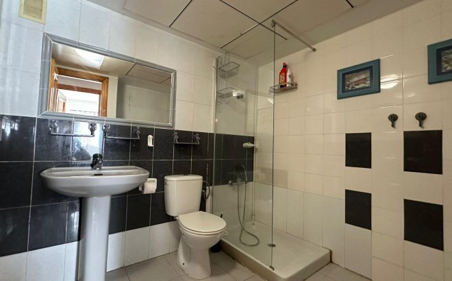 Resale - Apartment -
Torrevieja - Centro